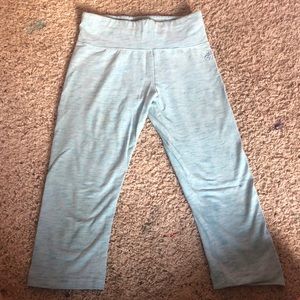 These are blue leggings for girls super flexible super comfortable and soft.!!